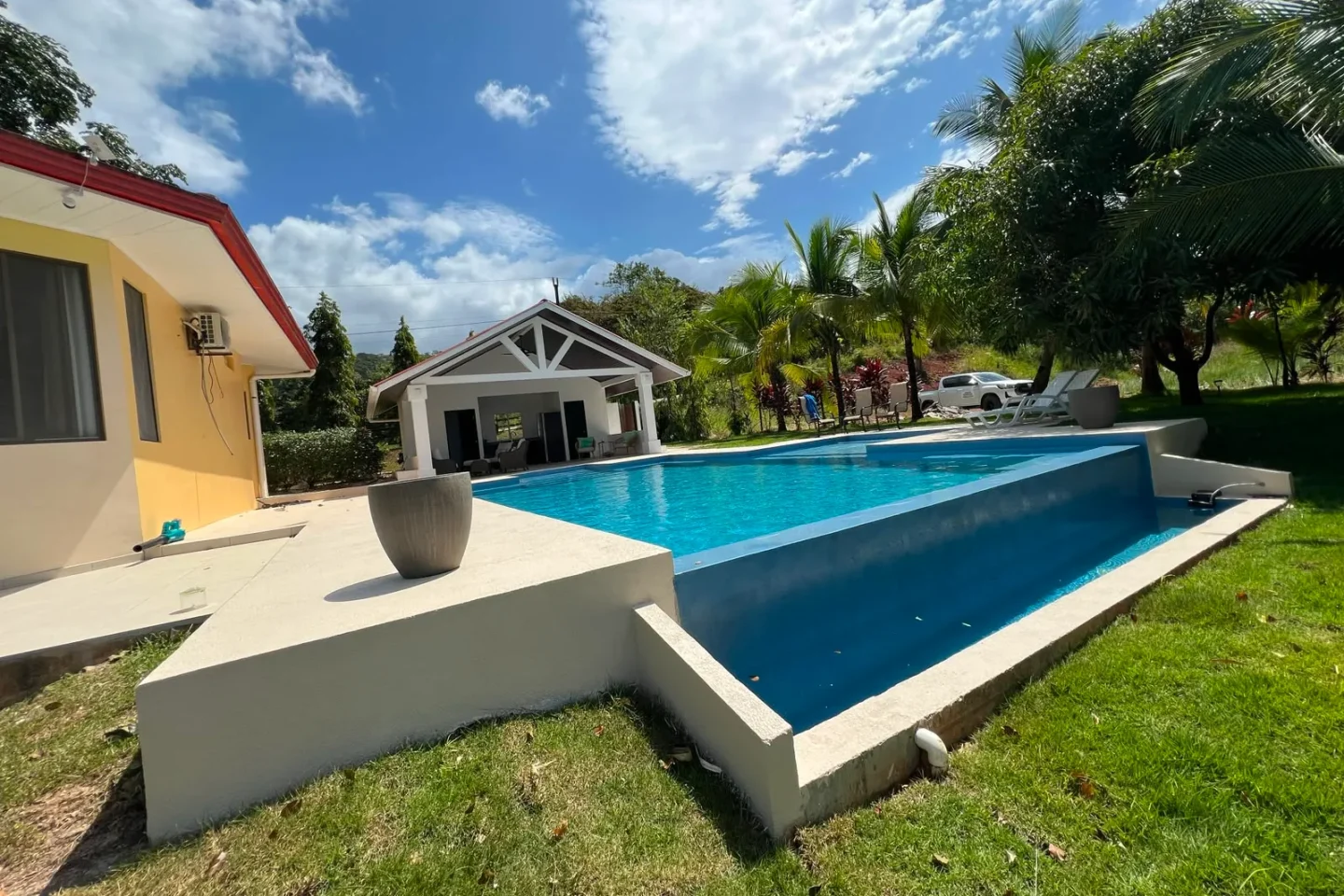 Fotografía de la piscina y su ejecución — Proyecto 4